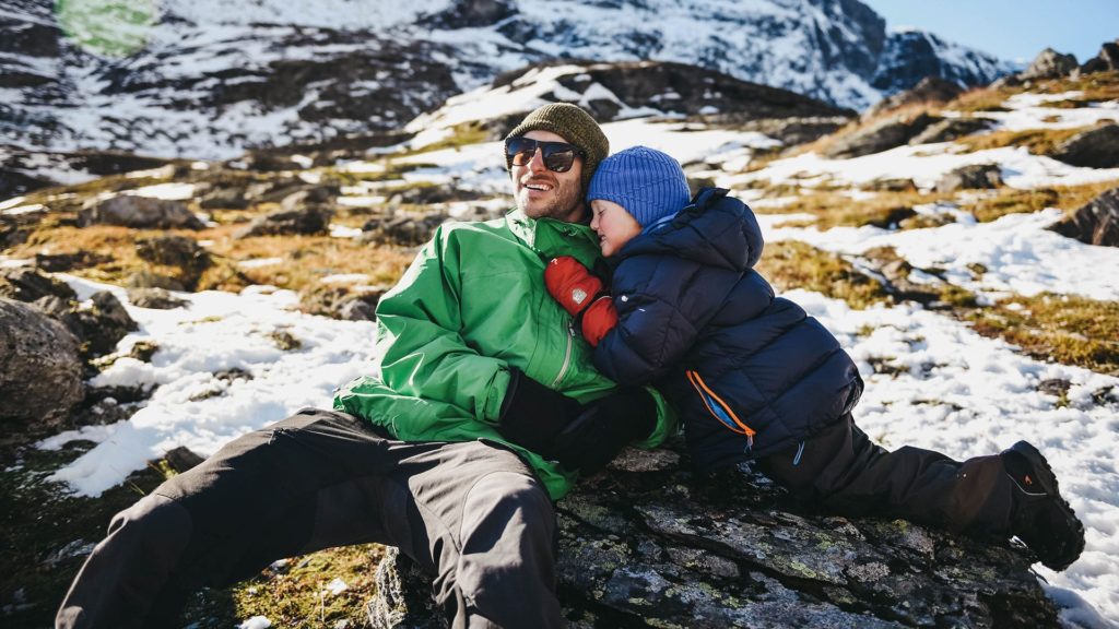 Barn og voksen på Haukelifjell